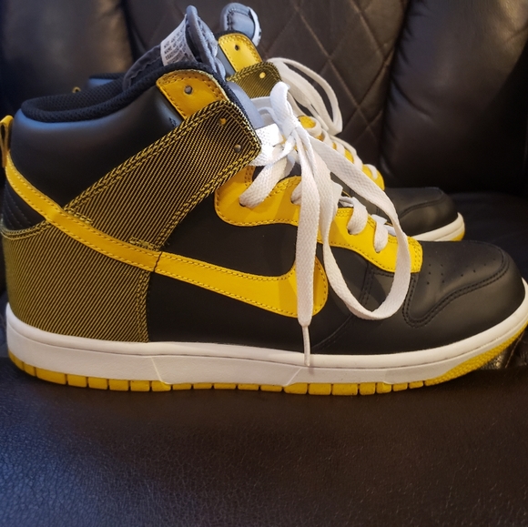 Nike Dunk High Varsity Maize - Picture 1 of 8
